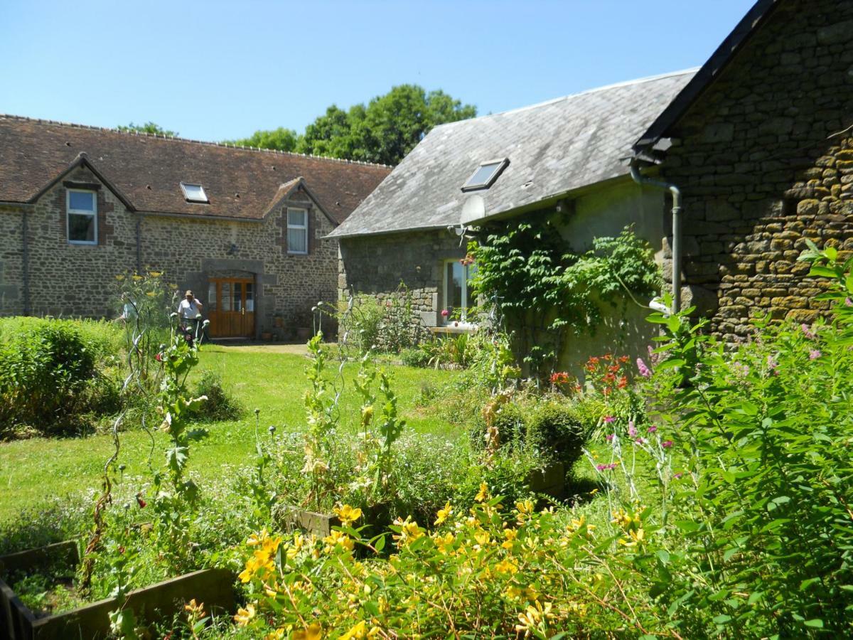 Haras De La Croix D'Argent Bed & Breakfast Saint-Sauveur-de-Carrouges Eksteriør bilde